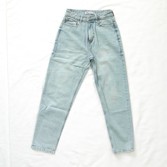 Zara Mom Fit Jeans with a High Waist - Picture 2 of 6
